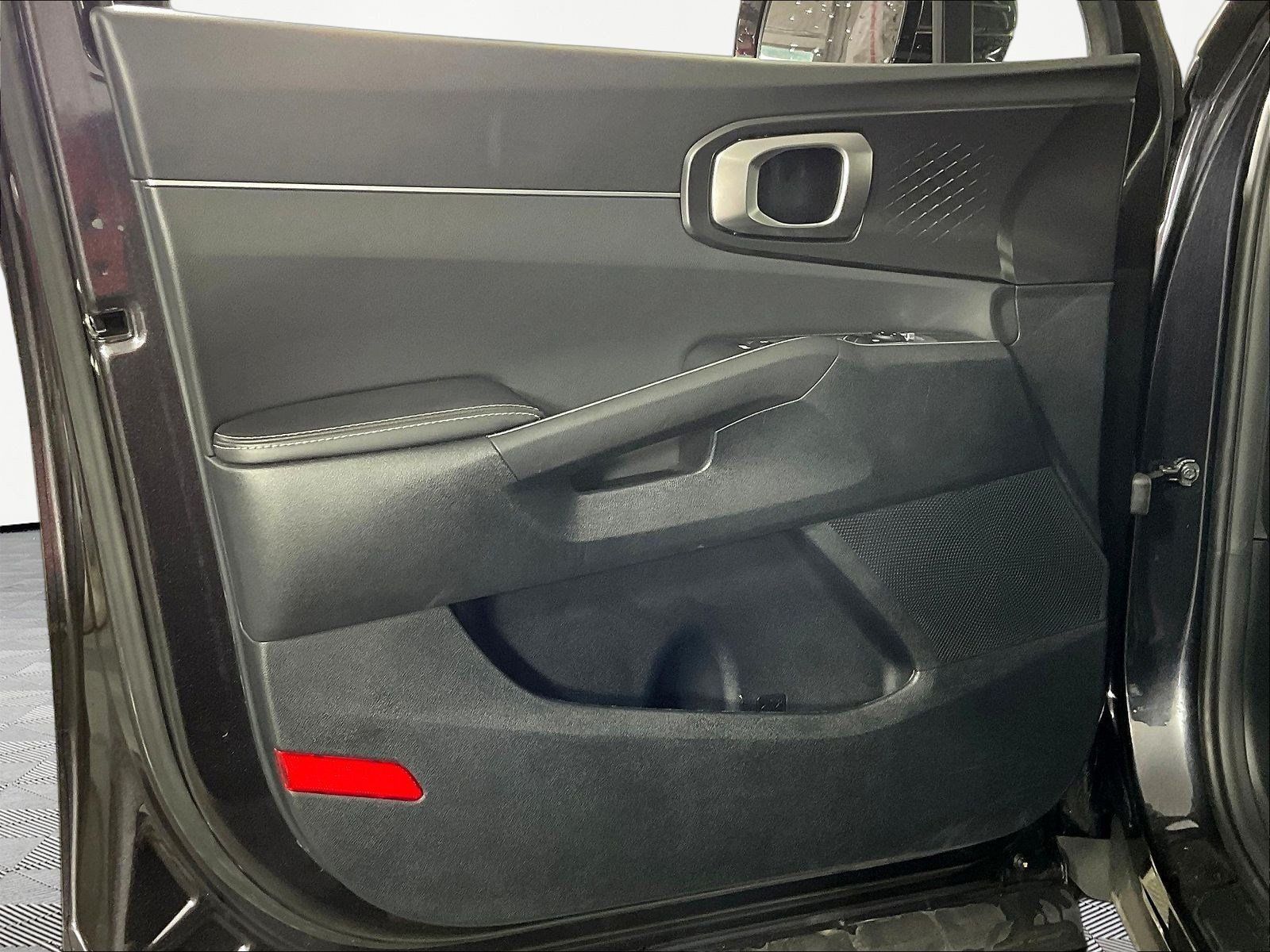 Certified 2025 Kia Sorento EX w/ Panoramic Sunroof Package FWD image 20