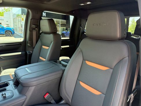 New 2026 GMC Sierra 2500 AT4 AWD/4WD image 14