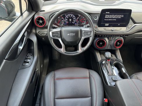 Used 2025 Chevrolet Blazer RS FWD image 11