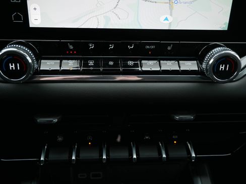 New 2026 GMC Canyon Elevation w/ Convenience Package image 8