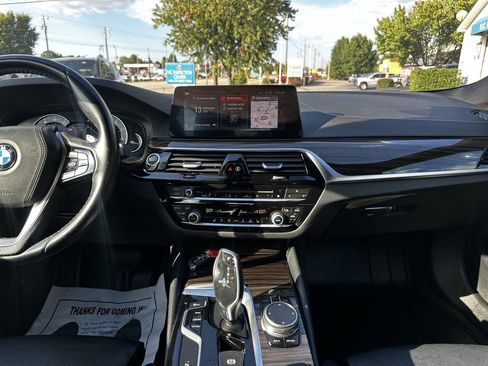 Used 2019 BMW 530i w/ Convenience Package image 30