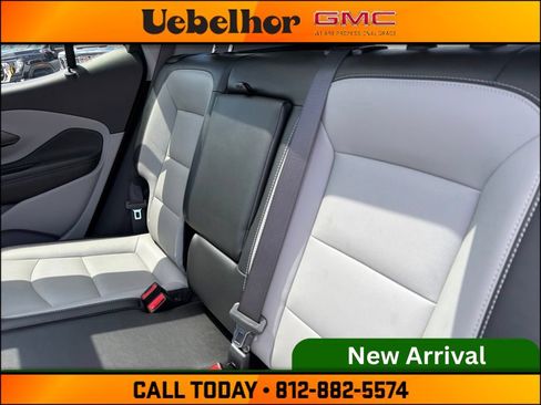 Used 2023 GMC Terrain SLT FWD image 17