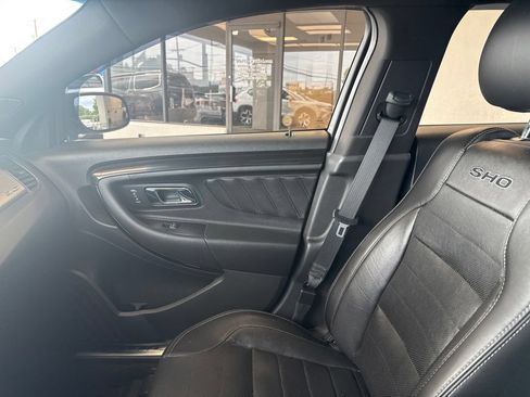 Used 2018 Ford Taurus SHO AWD/4WD image 27