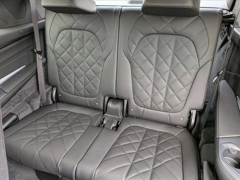 Used 2026 BMW X7 xDrive40i image 16