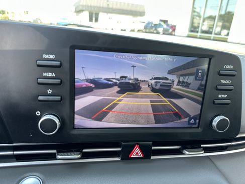 Used 2023 Hyundai Elantra SEL FWD image 17