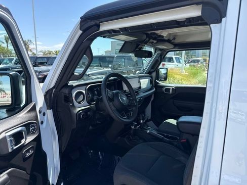 Used 2024 Jeep Wrangler Unlimited Sport AWD/4WD image 16