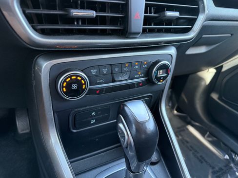 Used 2018 Ford EcoSport SE w/ SE Convenience Package image 23