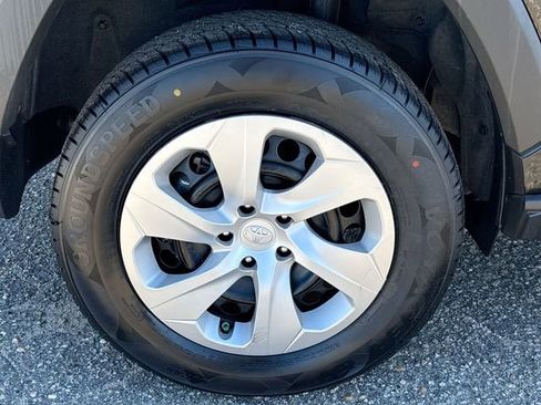 Used 2024 Toyota RAV4 LE image 11