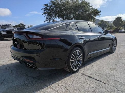 Used 2018 Kia Stinger Premium RWD image 3