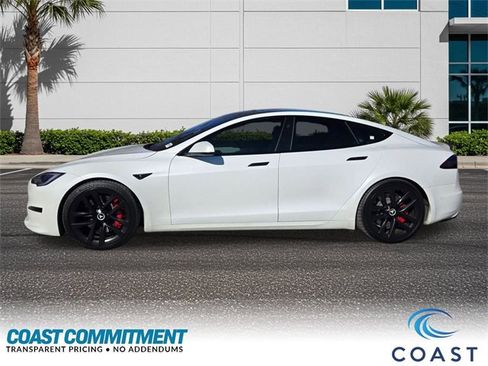 Used 2022 Tesla Model S Plaid image 8