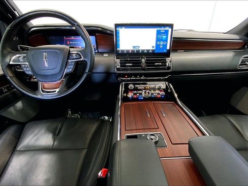 Used 2023 Lincoln Navigator L Reserve AWD/4WD image 14