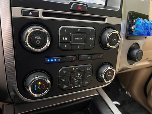 Used 2017 Ford Expedition Limited w/ Equipment Group 301A AWD/4WD image 26