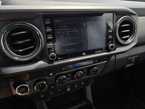 Certified 2022 Toyota Tacoma TRD Off-Road w/ TRD Premium Off Road Package AWD/4WD image 31