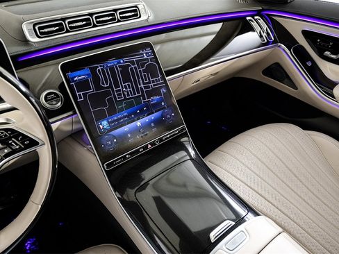 Used 2023 Mercedes-Benz S 500 S 500 image 24