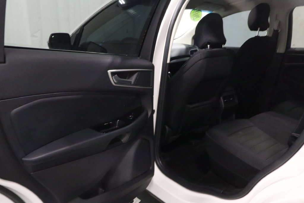 Used 2018 Ford Edge SEL w/ Equipment Group 201A AWD/4WD image 11