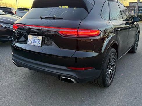 Used 2019 Porsche Cayenne Base image 7