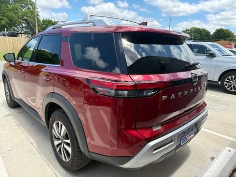 Used 2022 Nissan Pathfinder SL FWD image 3