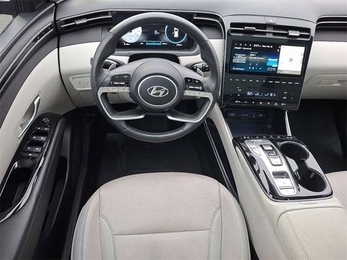 Used 2023 Hyundai Tucson Limited image 12