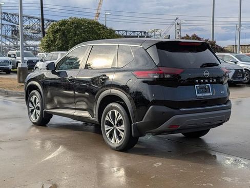 Used 2022 Nissan Rogue SV FWD image 9
