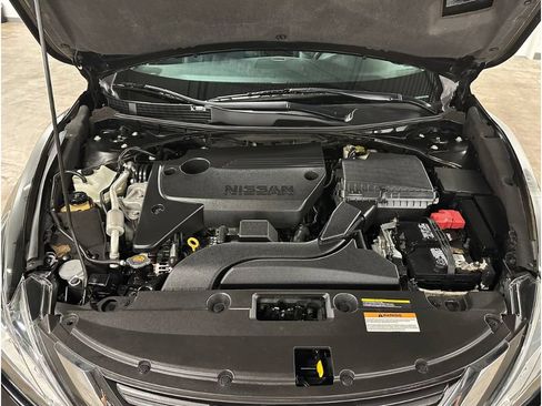 Used 2016 Nissan Altima 2.5 SL w/ 2.5 Technology Package FWD image 4