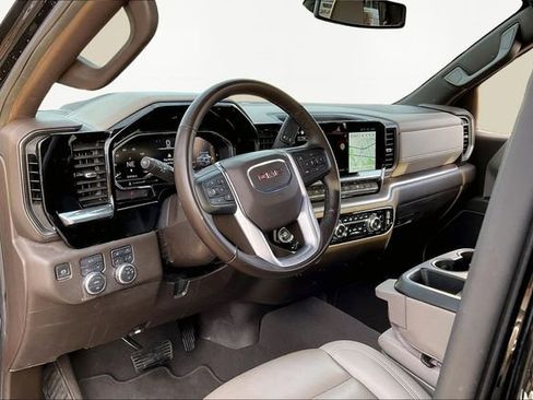 Used 2025 GMC Sierra 1500 SLT image 12