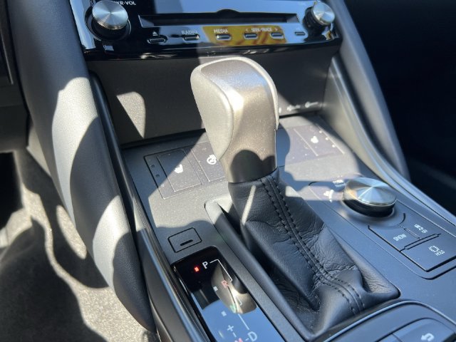 Used 2025 Lexus IS 350 F Sport w/ Navigation Package AWD/4WD image 18