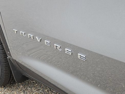 New 2026 Chevrolet Traverse LT w/ Sun and Wheel Package AWD/4WD image 6