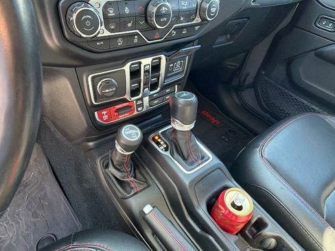 Used 2022 Jeep Gladiator Rubicon w/ LED Lighting Group AWD/4WD image 30