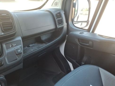 Used 2025 RAM ProMaster 2500 w/ Convenience Group FWD image 16