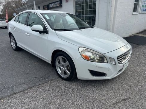 Used 2012 Volvo S60 T5 image 7
