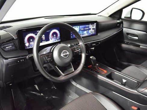 Certified 2025 Nissan Kicks SR w/ Illumination Package image 12