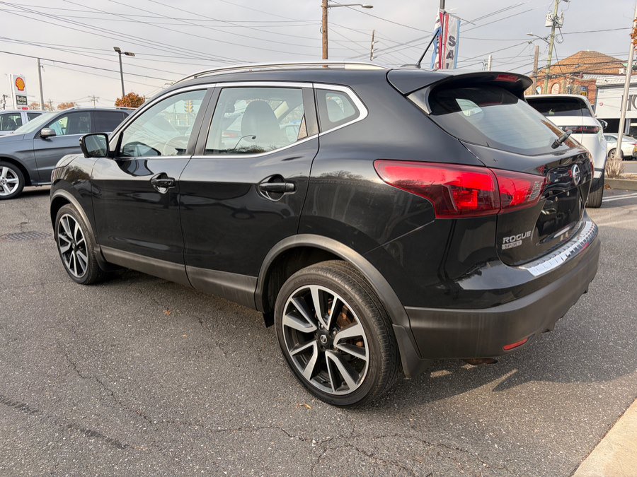 Used 2017 Nissan Rogue Sport SL w/ SL Premium Package AWD/4WD image 4