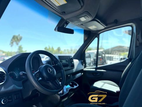 Used 2019 Mercedes-Benz Sprinter 170 image 21