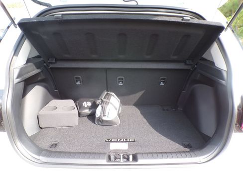 New 2026 Hyundai Venue SEL FWD image 16