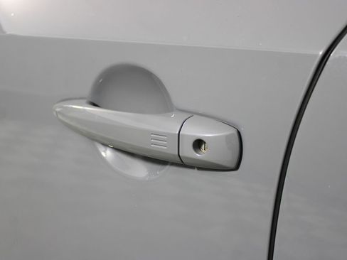 Used 2024 Nissan Ariya FWD image 21