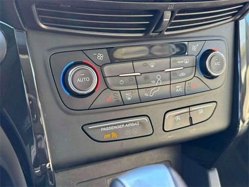 Used 2017 Ford Escape Titanium image 32