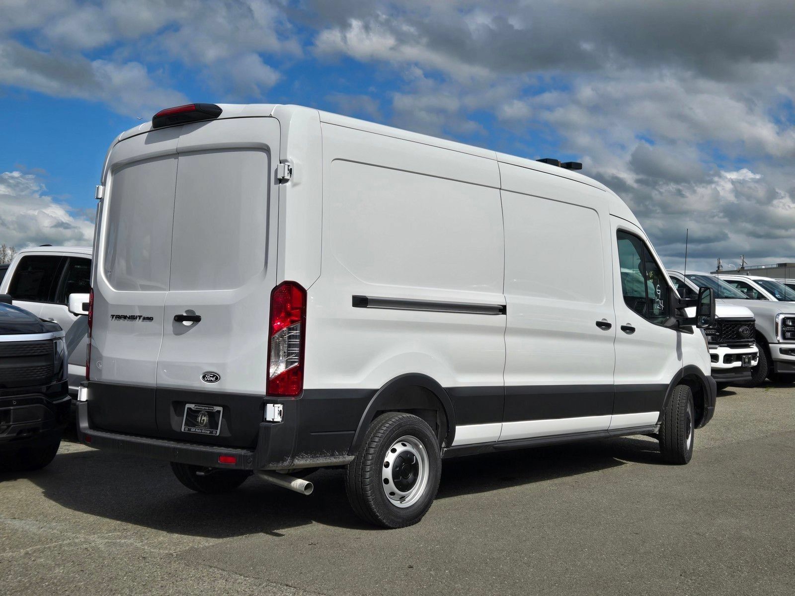 New 2026 Ford Transit 250 148 Medium Roof RWD image 4
