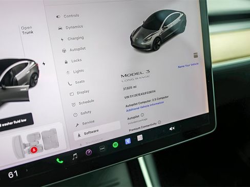 Used 2018 Tesla Model 3 Long Range image 18