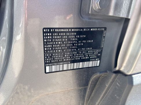 Used 2025 Volkswagen Taos SE image 29