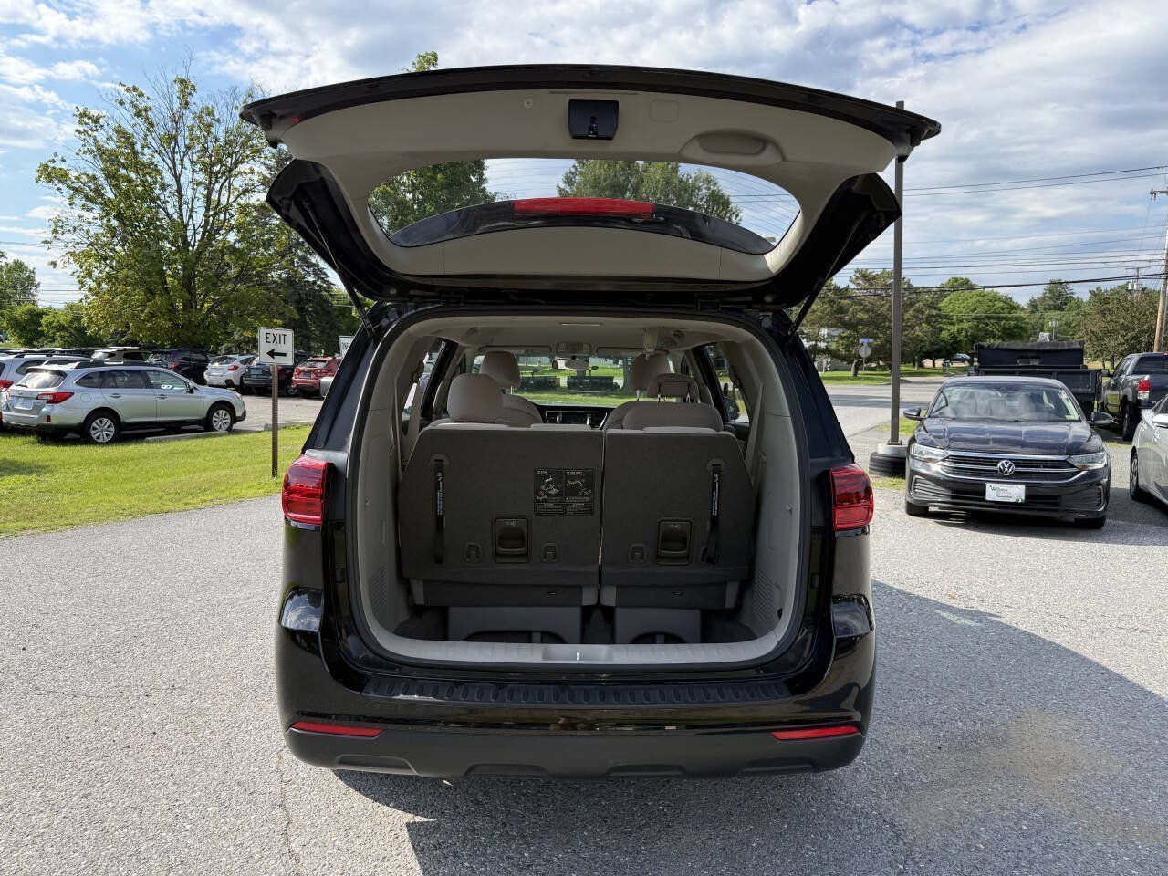 Used 2019 Kia Sedona L FWD image 5