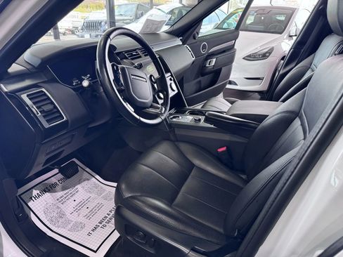 Used 2020 Land Rover Discovery Landmark image 9