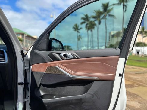 Used 2022 BMW X5 sDrive40i w/ Premium Package image 14