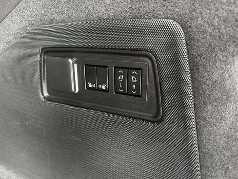 Used 2021 Cadillac Escalade Premium Luxury w/ Driver Assist Tech Package image 29