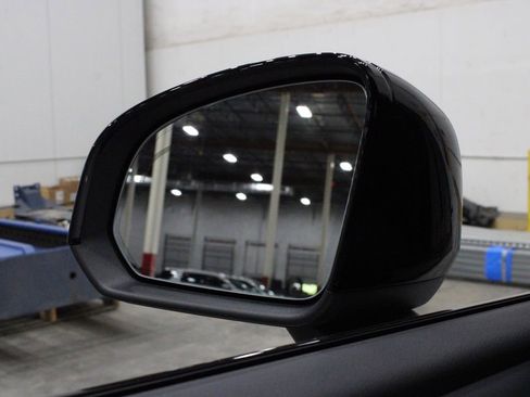 Used 2025 Volvo XC40 B5 Plus image 44