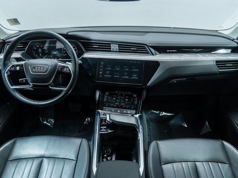 Used 2024 Audi Q8 e-tron Premium image 22