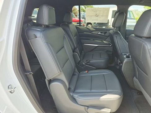 New 2026 Chevrolet Traverse LT w/ Driver Confidence Package AWD/4WD image 16