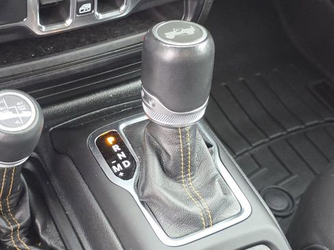 Used 2021 Jeep Wrangler Unlimited Sahara image 9