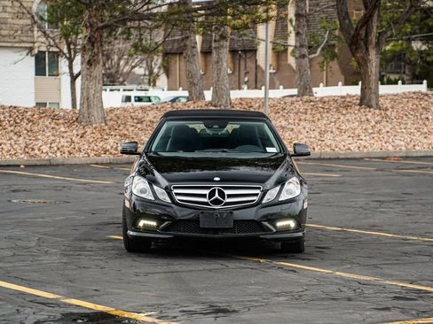 Used 2011 Mercedes-Benz E 550 Cabriolet image 3