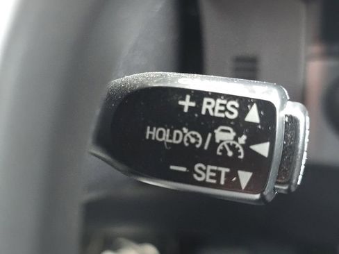 Used 2023 Toyota Tacoma TRD Off-Road image 30