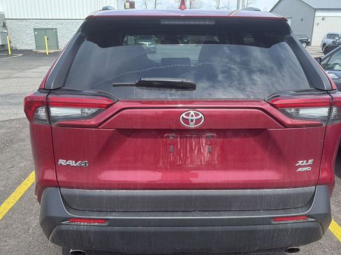 Used 2024 Toyota RAV4 XLE w/ Convenience Package image 8